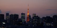 La tour de tokyo et les gratte-ciel a tokyo