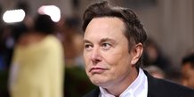 Elon musk veut mettre fin a l'accord imposant a tesla de superviser ses tweets