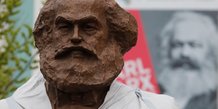 Statue de marx inauguree a treves